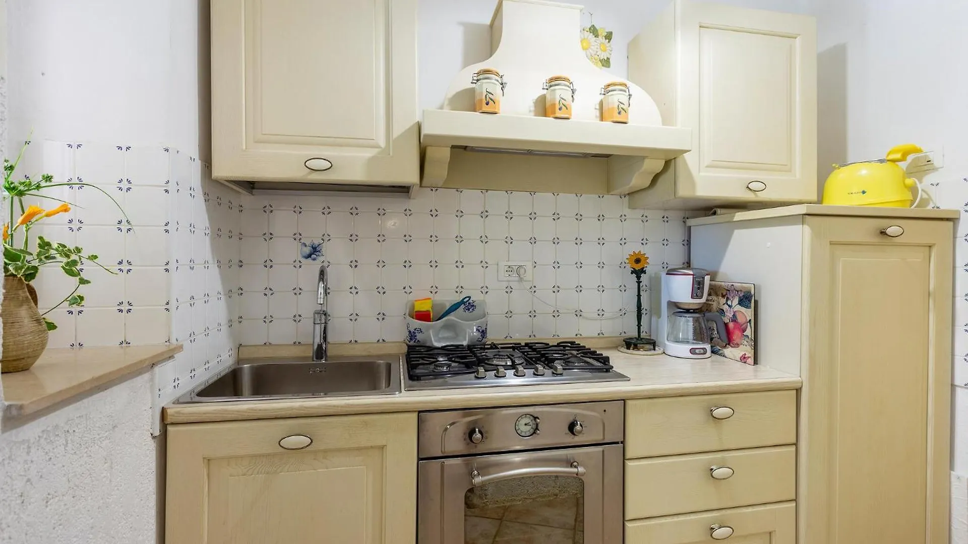Holiday home 5 Bedroom Cozy Home In Galizana