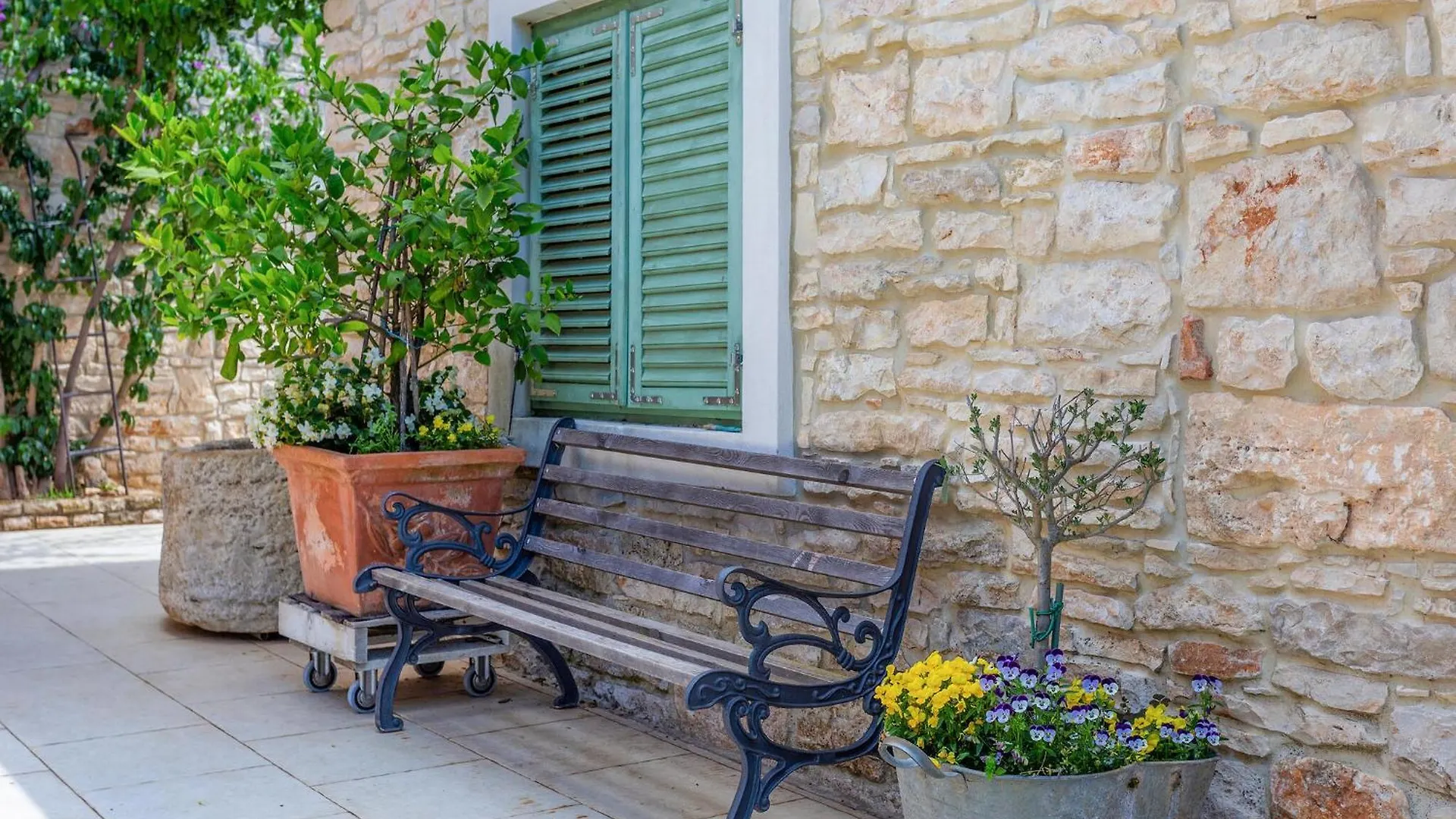 5 Bedroom Cozy Home In Galižana クロアチア