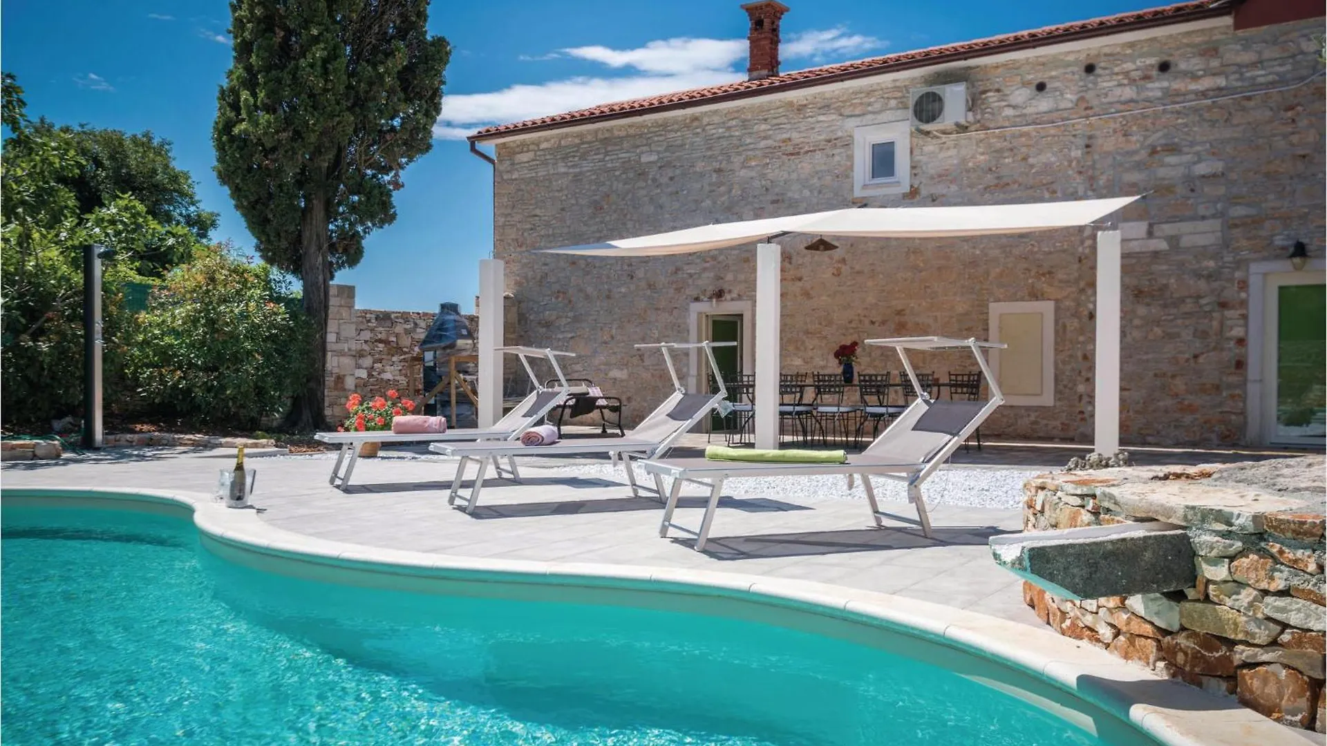 5 Bedroom Cozy Home In Galizana Croatia