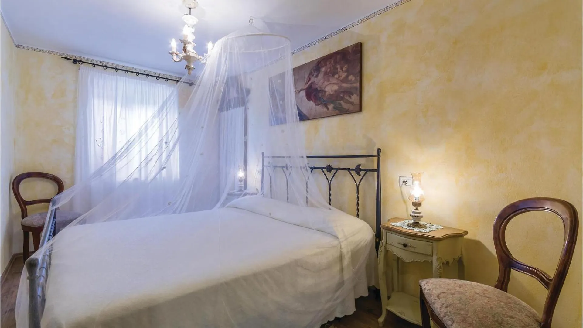 5 Bedroom Cozy Home In Galižana 0*,