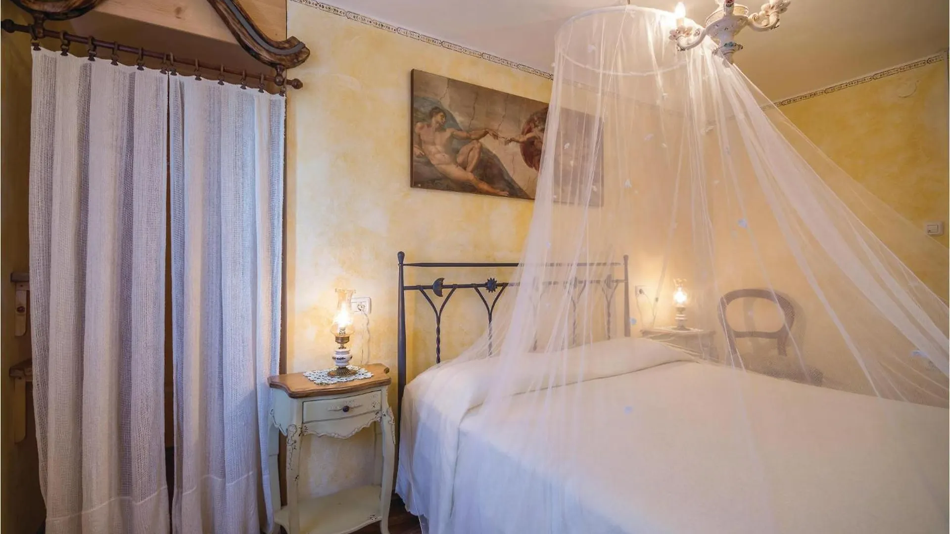 5 Bedroom Cozy Home In Galizana 0*,